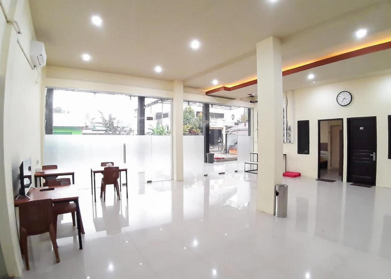 Reddoorz Syariah Near Transmart Jambi 2 Hotel Paalmerah Exterior foto