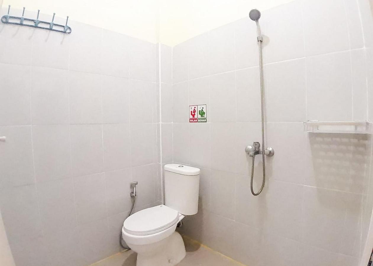 Reddoorz Syariah Near Transmart Jambi 2 Hotel Paalmerah Exterior foto