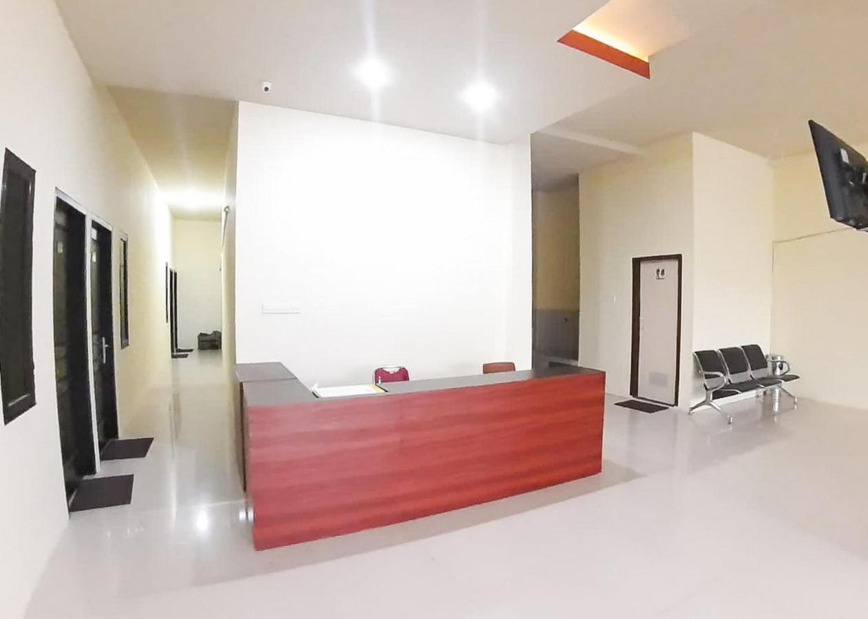 Reddoorz Syariah Near Transmart Jambi 2 Hotel Paalmerah Exterior foto