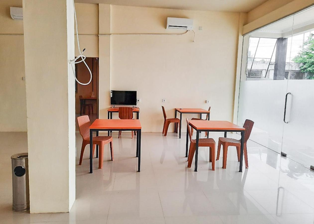 Reddoorz Syariah Near Transmart Jambi 2 Hotel Paalmerah Exterior foto